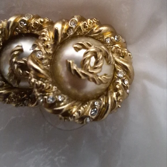 CHANEL earrings - Picture 5 of 8